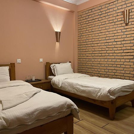 Hotel Valley View Inn Нагаркот Экстерьер фото